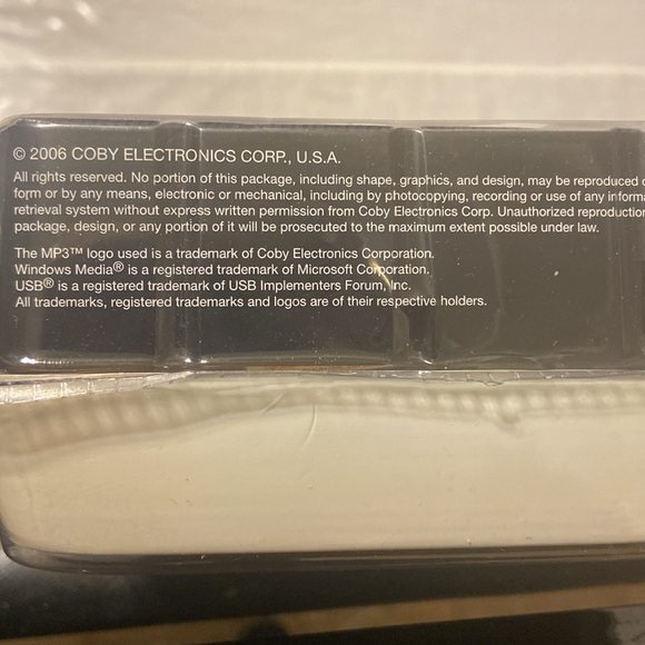 💙Coby MP3 Digital Music Player MP-C838 with 128 MB USB flashDrive new - Picture 5 of 5